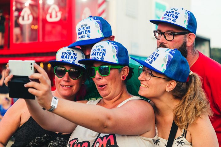 Fast Forward Evenementenbureau Gent Maes Bier Brand Activation Festivalstandmaes Pettenbar Festivals 2018 29